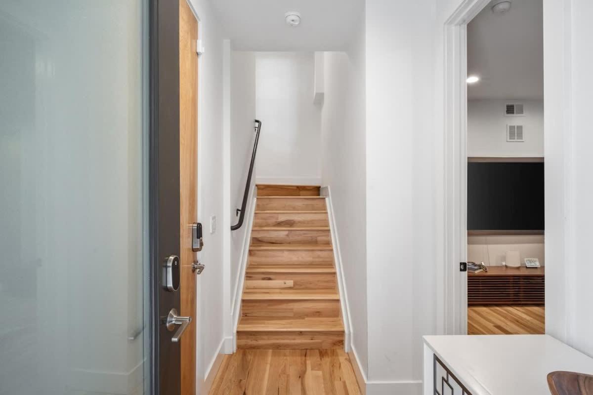 3br Luxury Lohi Townhome Rooftop Views Sleeps 6 Family