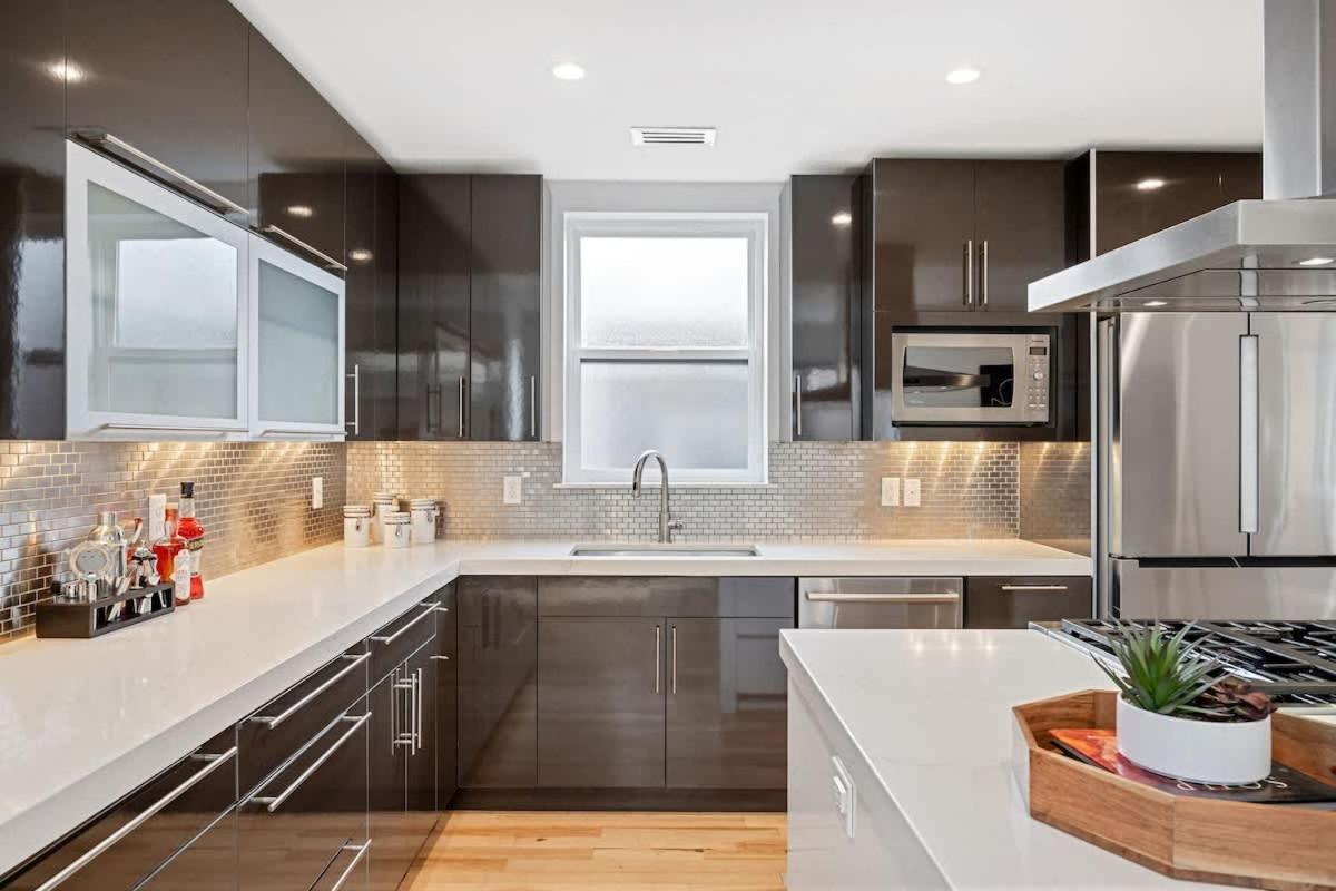 Holiday home 3br Luxury Lohi Townhome Rooftop Views Sleeps 6 Family *