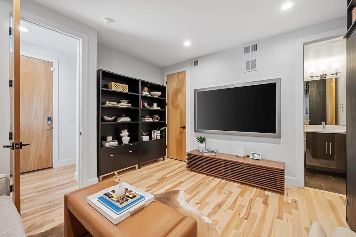 Holiday home 3br Luxury Lohi Townhome Rooftop Views Sleeps 6 Family Denver